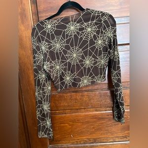 Cropped sheer spider web long sleeve women’s crop top size large